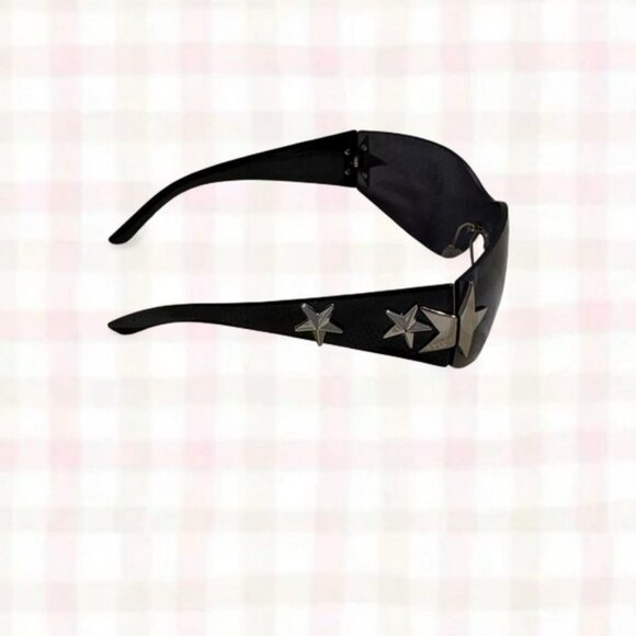 SHEIN Black Wraparound Sunglasses - Picture 4 of 4